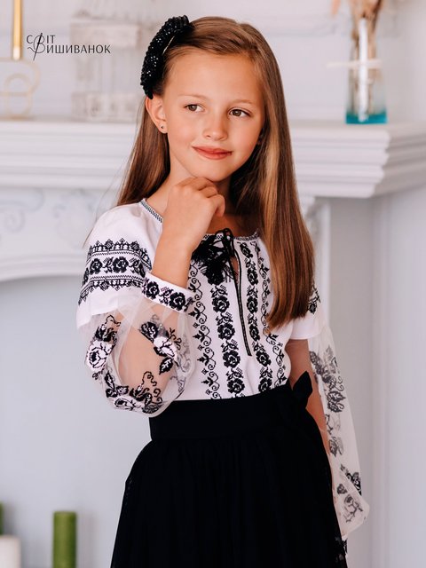 Дитяча вишита блуза "Чорні троянди" рукав євросітка Д510 фото