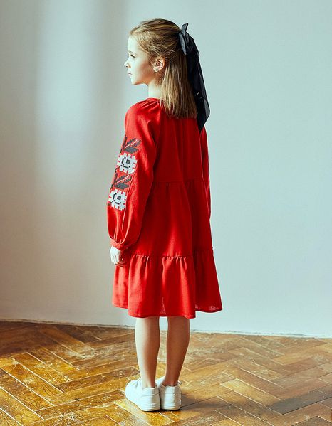 Вишита дитяча сукня на червоному льоні,орнамент квіти 2198143198 фото