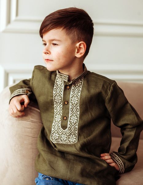 Дитяча вишита сорочка на льоні кольору хакі Д615 фото