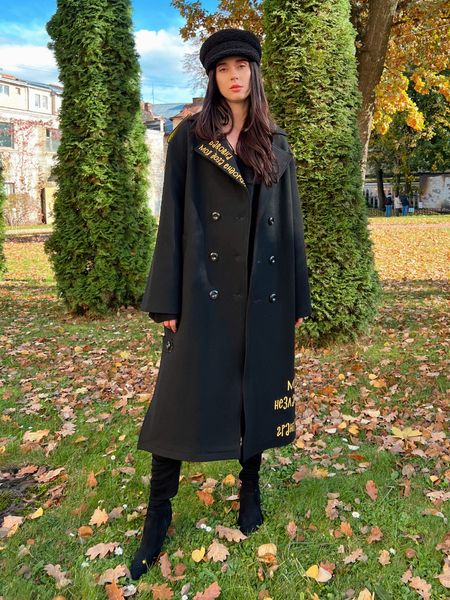Жіноче чорне пальто з етно принтом 2083726426 фото